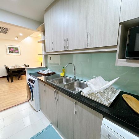 Diamond Westlake Suites Hanoi Bagian luar foto