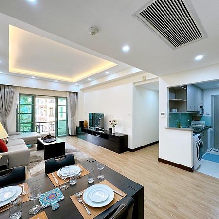 Diamond Westlake Suites Hanoi Bagian luar foto