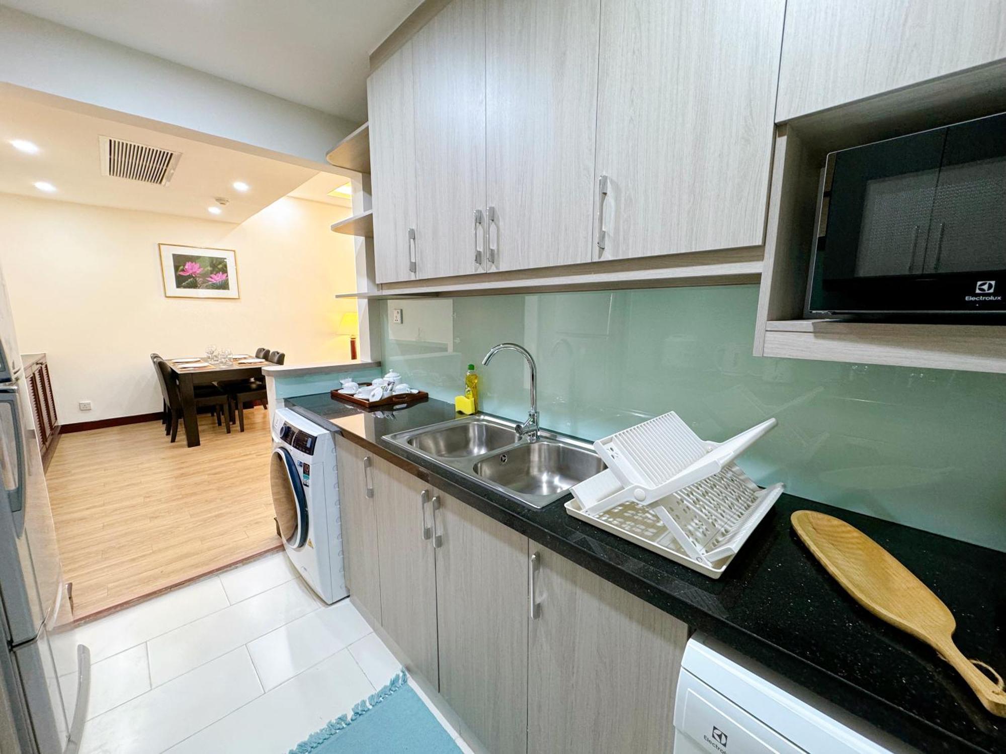 Diamond Westlake Suites Hanoi Bagian luar foto